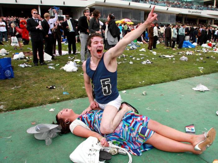Cars Aren't The Only Thing Getting Wrecked At The Races (20 pics)
