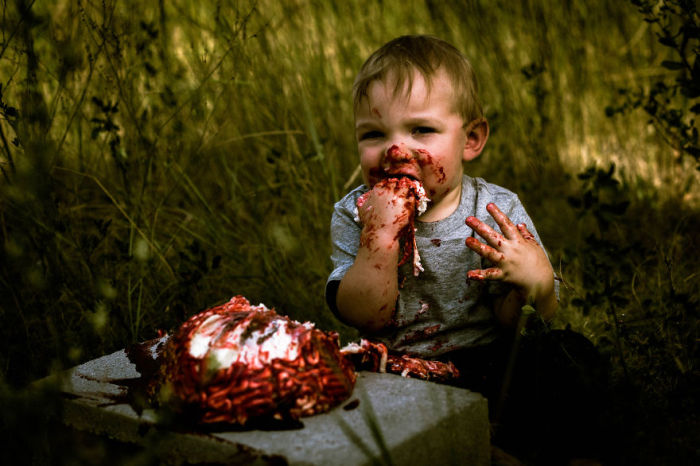 Baby Gets Turned Into A Zombie For His First Birthday (10 pics)