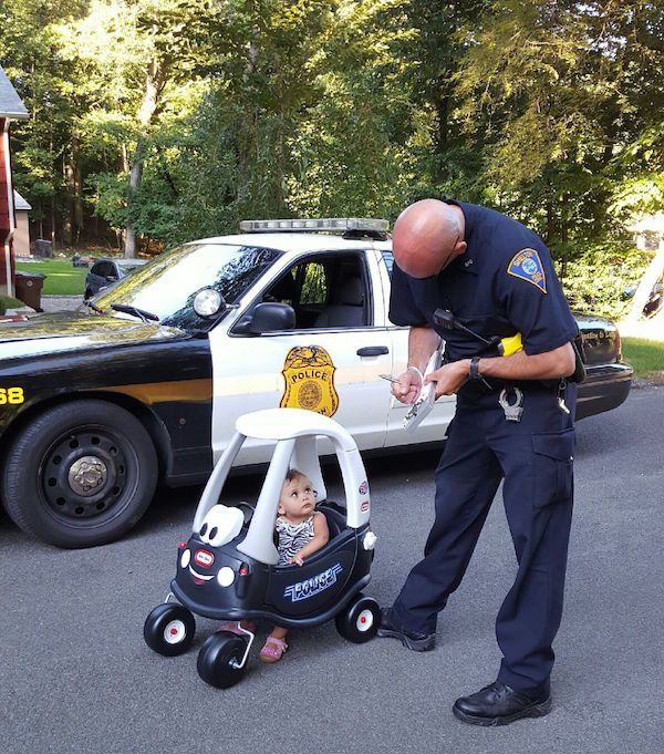 Proof That Police Officers Can Be Awesome Human Beings (24 pics)