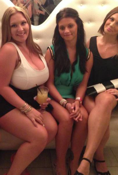 Girls Always Get Jealous Of Their Big Breasted Friends (42 pics)