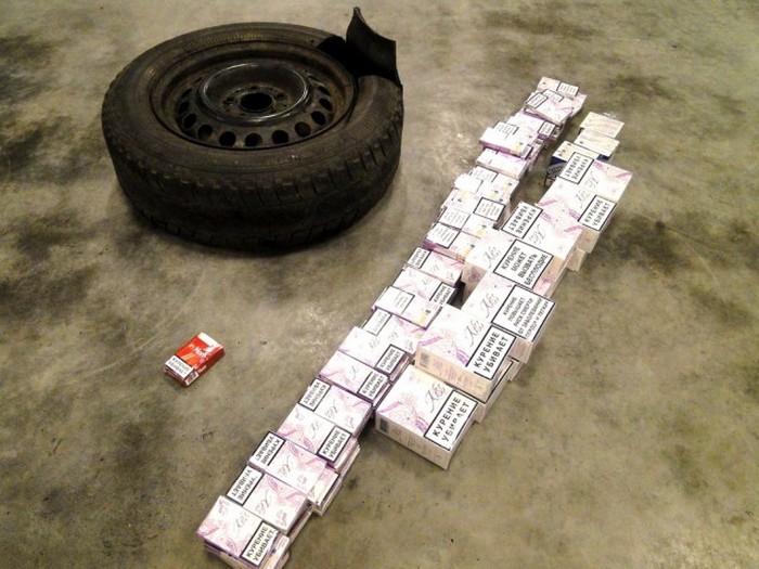 Cigarette Smugglers Getting Caught In The Act (16 pics)