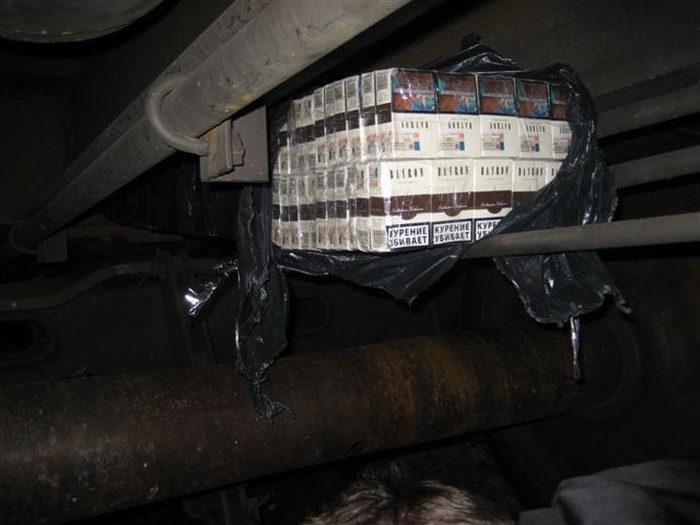 Cigarette Smugglers Getting Caught In The Act (16 pics)