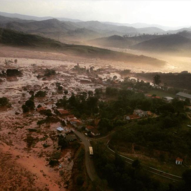 Homes Are Trashed After A Massive Flood Strikes Southern Brazil (6 pics + video)