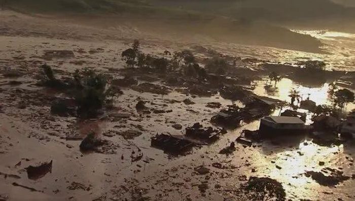 Homes Are Trashed After A Massive Flood Strikes Southern Brazil (6 pics + video)