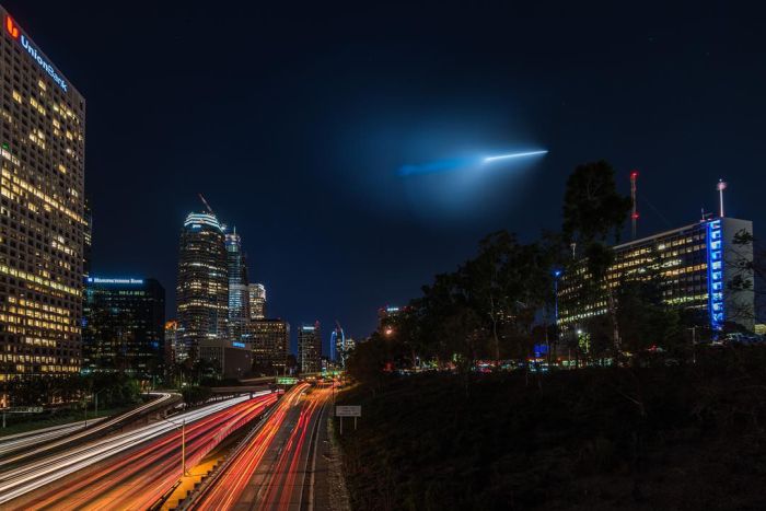 The Navy Has Revealed The Truth About The Blue UFO Everyone Saw In California (7 pics + video)