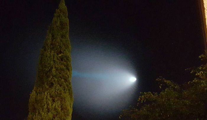 The Navy Has Revealed The Truth About The Blue UFO Everyone Saw In California (7 pics + video)
