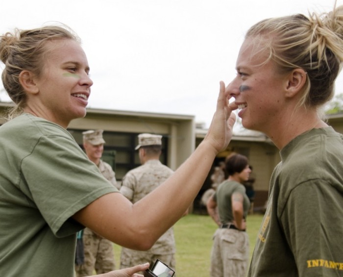 Hot Marine Wives Walk In Their Husband's Shoes On Jane Wayne Day (40 pics)