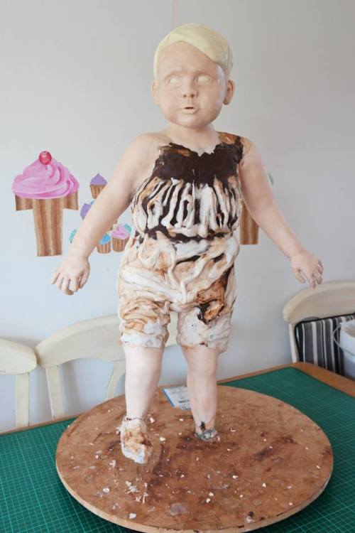 British Baker Creates A Cake That Looks Exactly Like Prince George (10 pics)