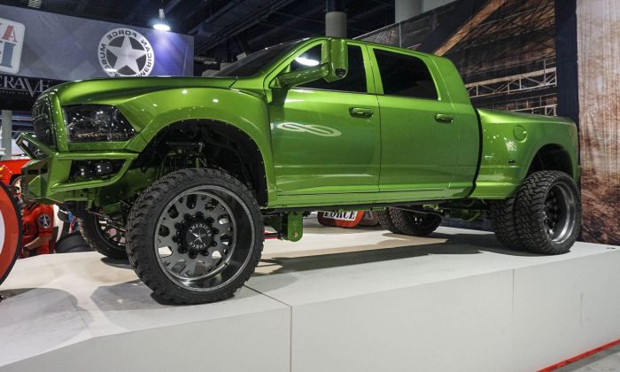 All The Best Pictures From SEMA 2015 (56 pics)
