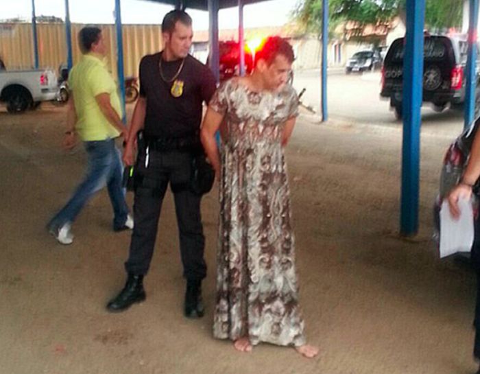 Drug Trafficker Disguises Himself As An Old Lady And Attempts A Prison Break (4 pics)
