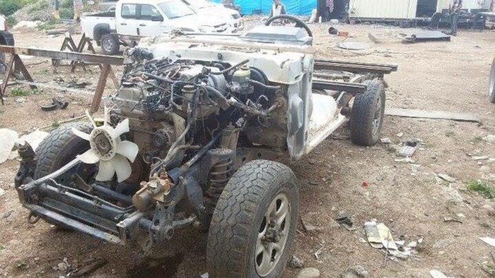 Kurdish Militia Makes Old Military Vehicle Brand New Again (8 pics)