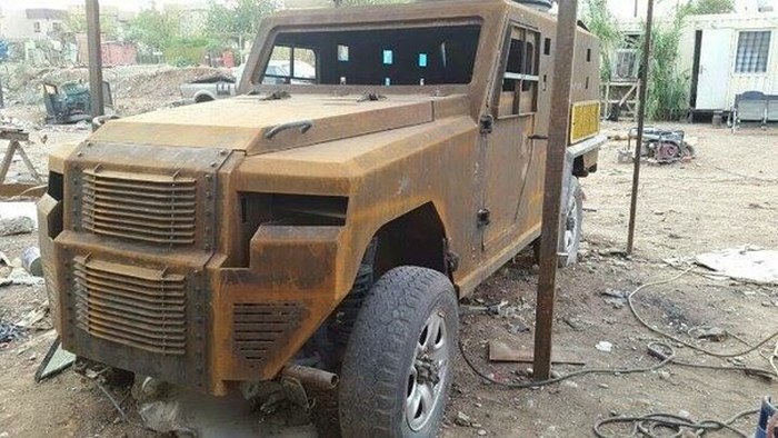 Kurdish Militia Makes Old Military Vehicle Brand New Again (8 pics)