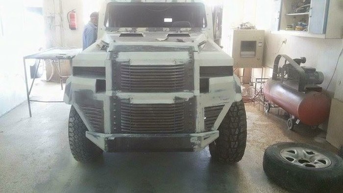 Kurdish Militia Makes Old Military Vehicle Brand New Again (8 pics)