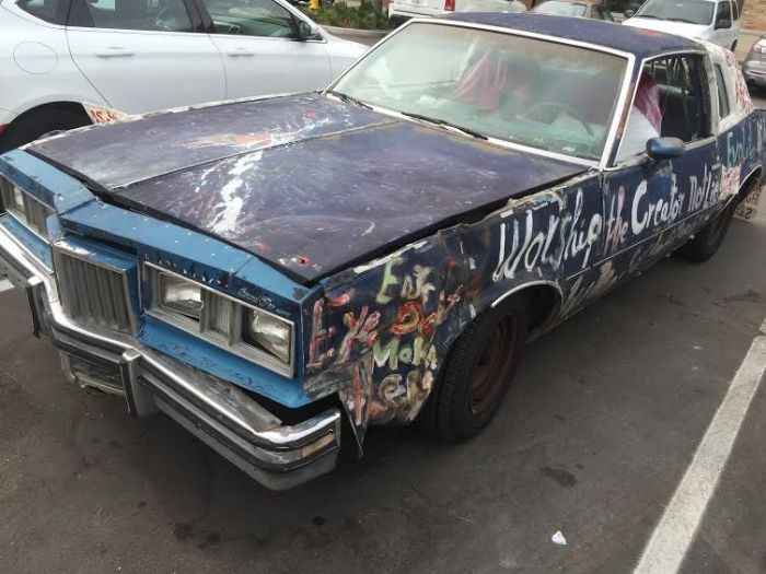 This Car Is Propaganda On Wheels (5 pics)