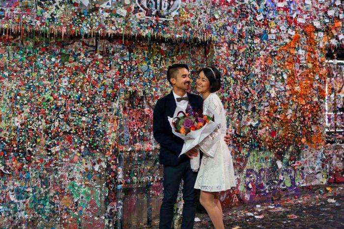 24 Years Worth Of Chewing Gum Removed From A Seattle Wall (11 pics)