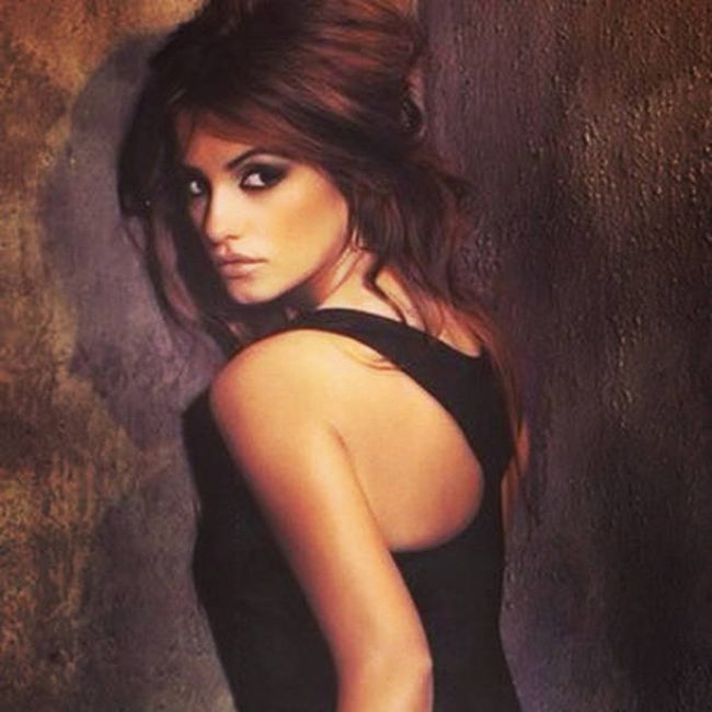 You Probably Don't Know That Penelope Cruz Has A Sexy Sister (23 pics)