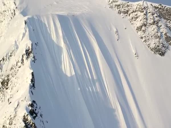 Skier Miraculously Survives 1,600 ft (487 m) Fall