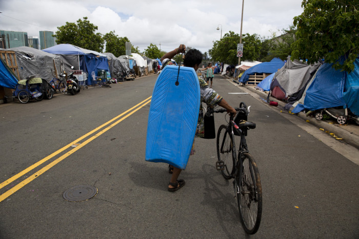 What It's Like To Be Homeless In Hawaii (32 pics)