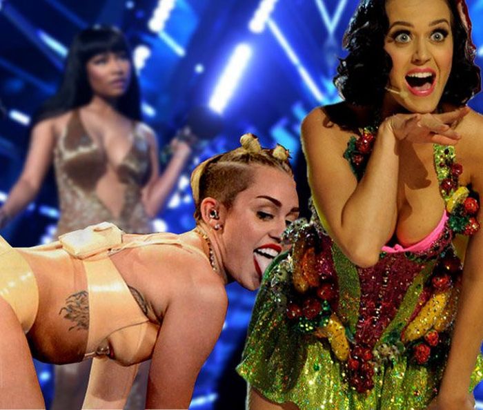 The Internet Is Having A Blast With This Picture Of Katy Perry Bending Over (25 p...