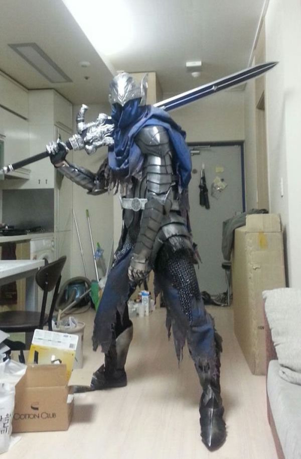 How To Build Armor Like Artorias Of The Abyss From Dark Souls (23 pics)