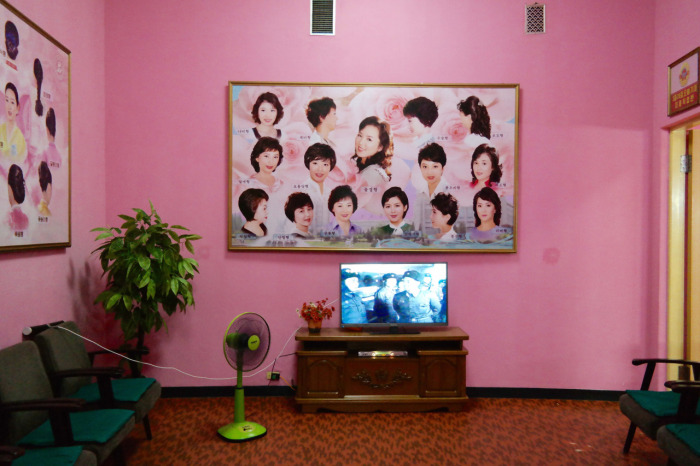 A Look Inside Some Of The Most Beautiful Buildings In North Korea (42 pics)