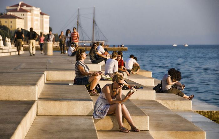 This 230 Foot Organ Uses The Sea To Make Haunting Sounds (4 pics + video)
