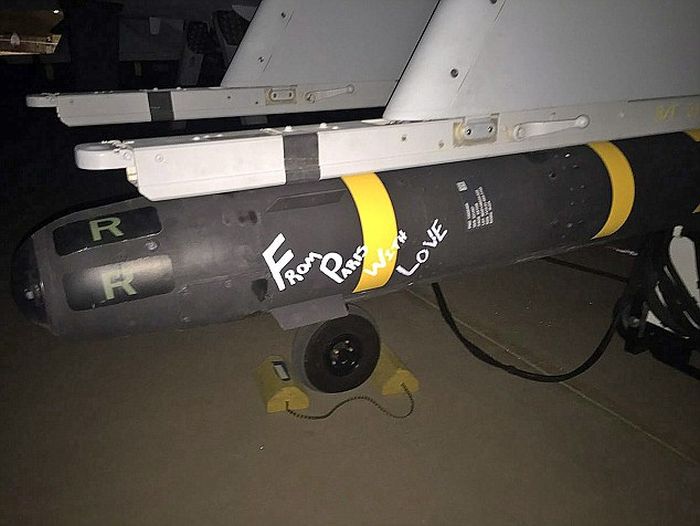 U.S. Hellfire Missiles Are Being Sent From Paris With Love (3 pics)