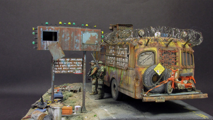 What A Zombie Bus Looks Like When It's Done Right (57 pics)