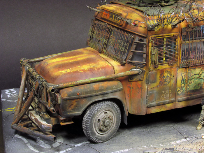 What A Zombie Bus Looks Like When It's Done Right (57 pics)