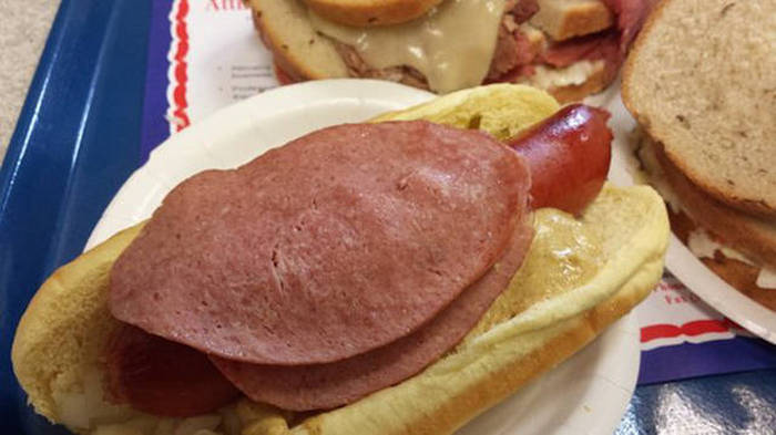 What Delicious Hot Dogs Look Like In Different Countries Around The World (32 pics)