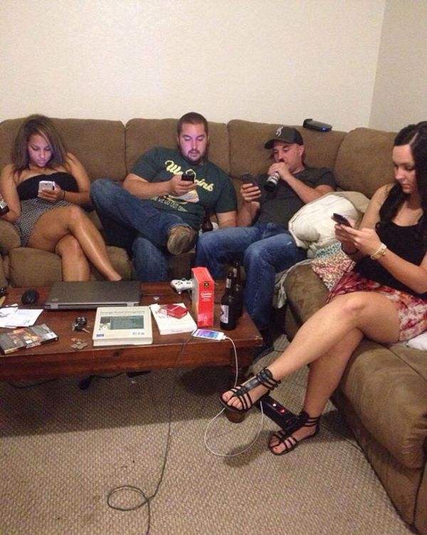 Cell Phone Addiction Has Become An Epidemic 30 Pics