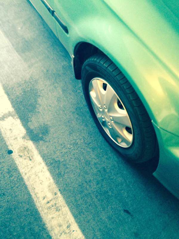 Random Person Leaves An Awesome Gift For A Stranger's Car (2 pics)