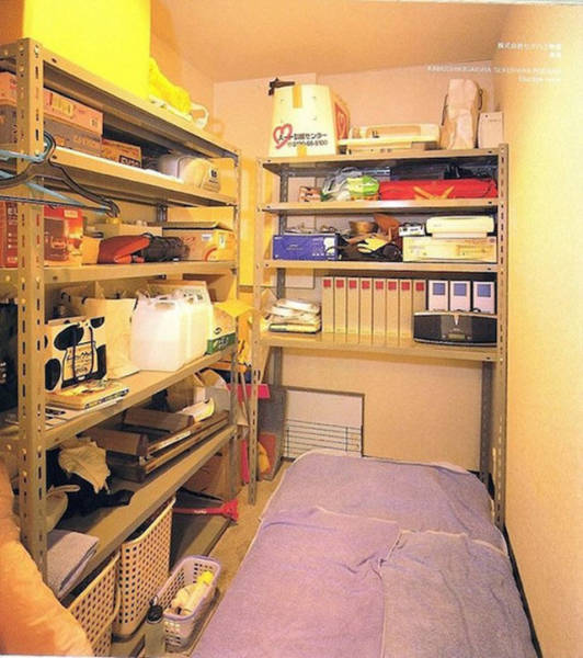  Japanese Fetish Rooms That You Can Rent By The Hour (29 pics)