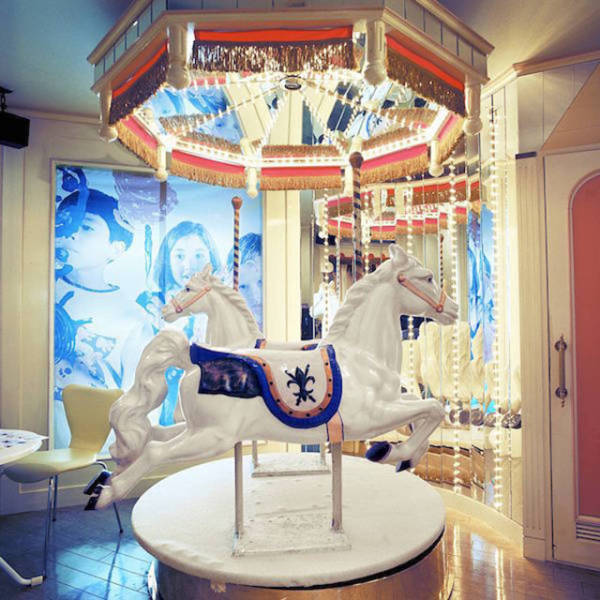  Japanese Fetish Rooms That You Can Rent By The Hour (29 pics)