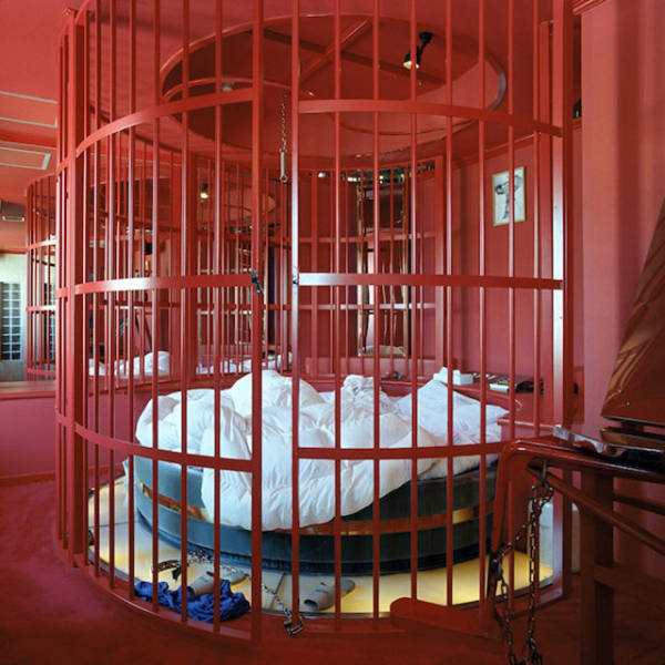  Japanese Fetish Rooms That You Can Rent By The Hour (29 pics)