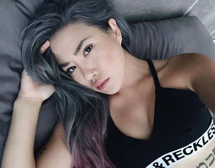 This Girl Has Made It Her Mission To Turn Freckles Into A Fashion Trend (15 pics)