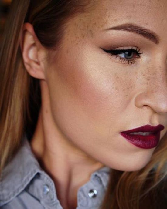 This Girl Has Made It Her Mission To Turn Freckles Into A Fashion Trend (15 pics)