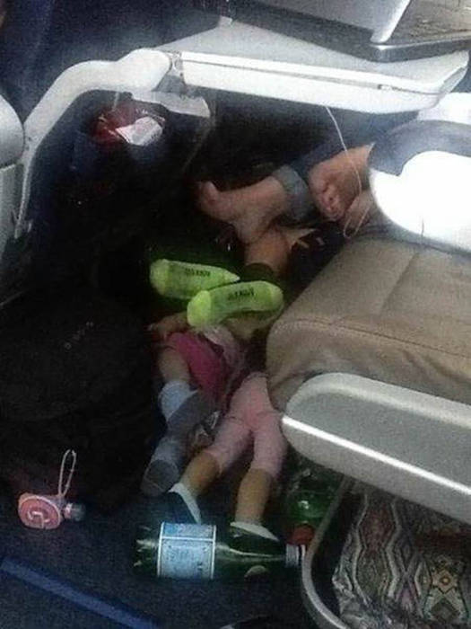 People Like This Take the Fun out of Travelling (30 pics)