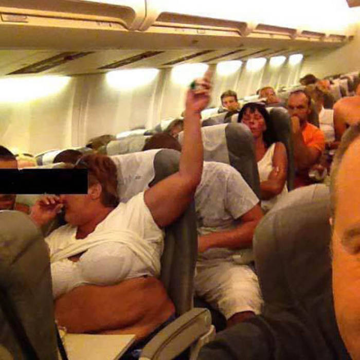 People Like This Take the Fun out of Travelling (30 pics)