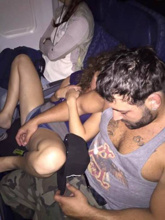 People Like This Take the Fun out of Travelling (30 pics)