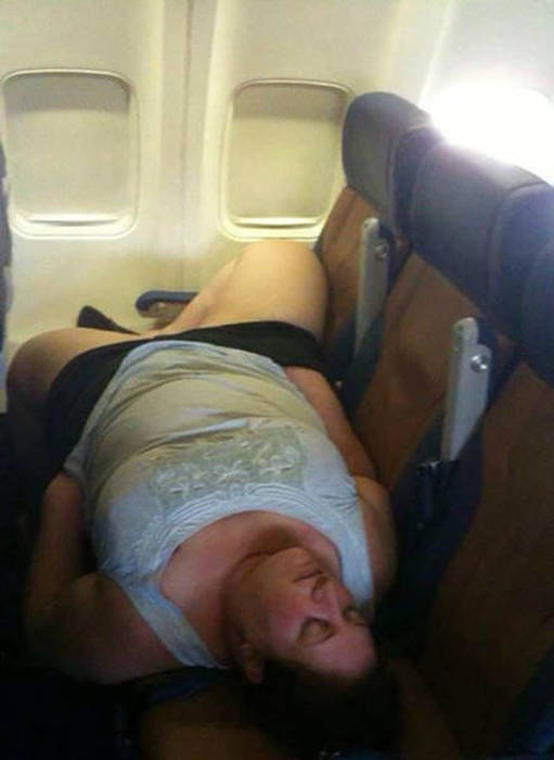 People Like This Take the Fun out of Travelling (30 pics)