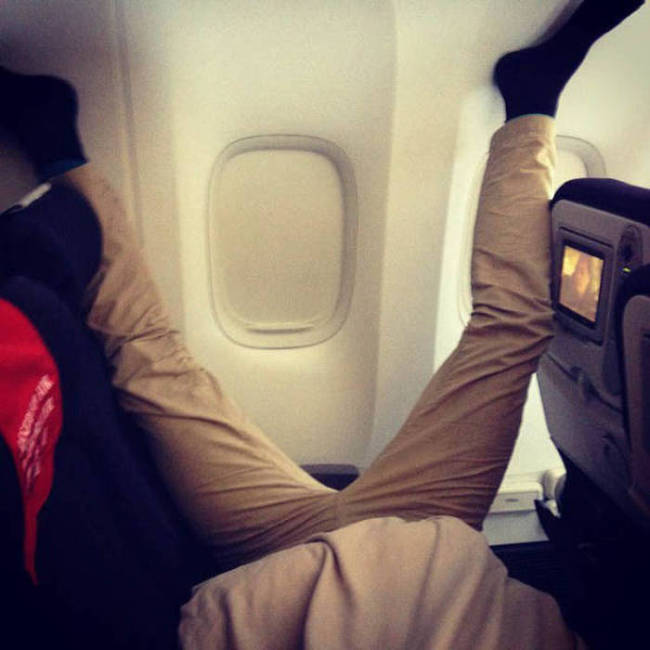 People Like This Take the Fun out of Travelling (30 pics)