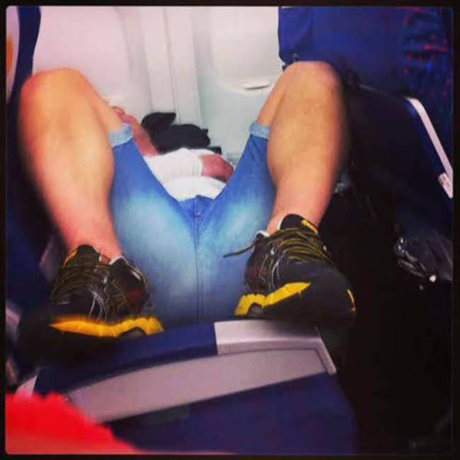People Like This Take the Fun out of Travelling (30 pics)