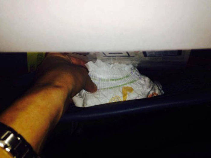 People Like This Take the Fun out of Travelling (30 pics)