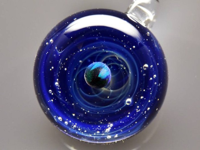 Space Glass Is Quite Possibly The Coolest Thing Ever (10 pics + video)