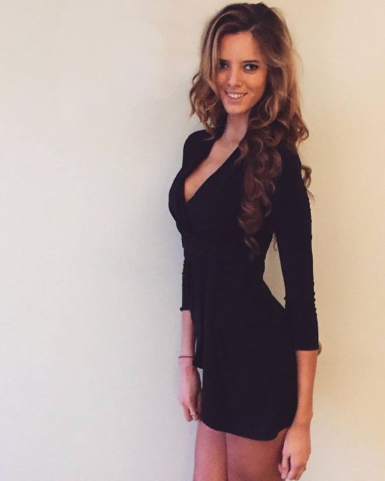 This Model Might Have The Longest And Sexiest Legs In The World (15 pics)