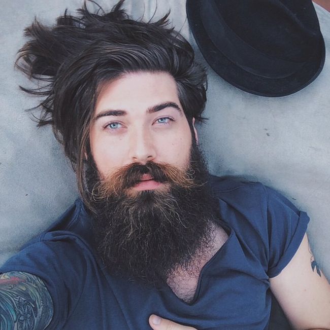 See What The Guy Who Voiced Arnold From Hey Arnold Looks Like In Real Life (11 pics)