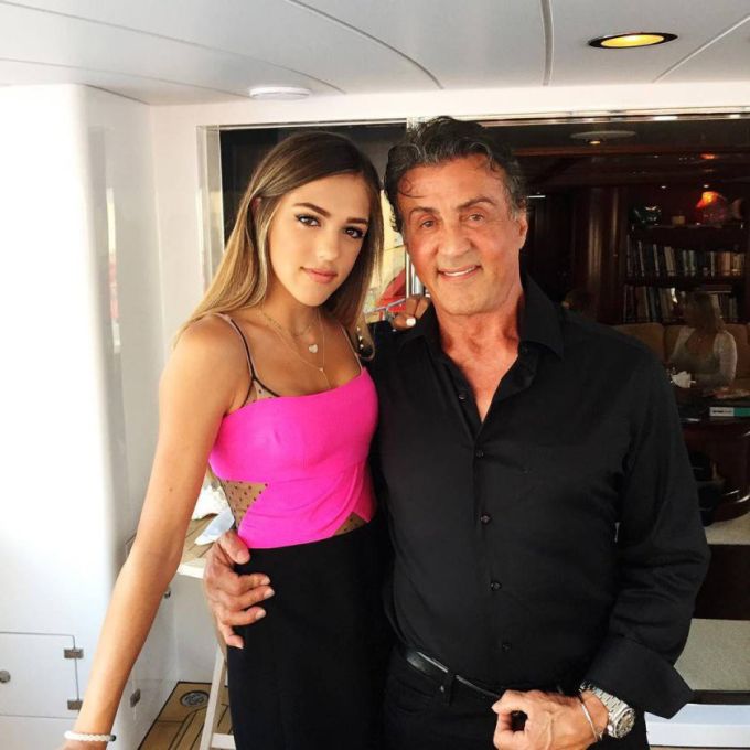Sylvester Stallone Shows Off His Beautiful Family At The Creed Premiere (10 pics)