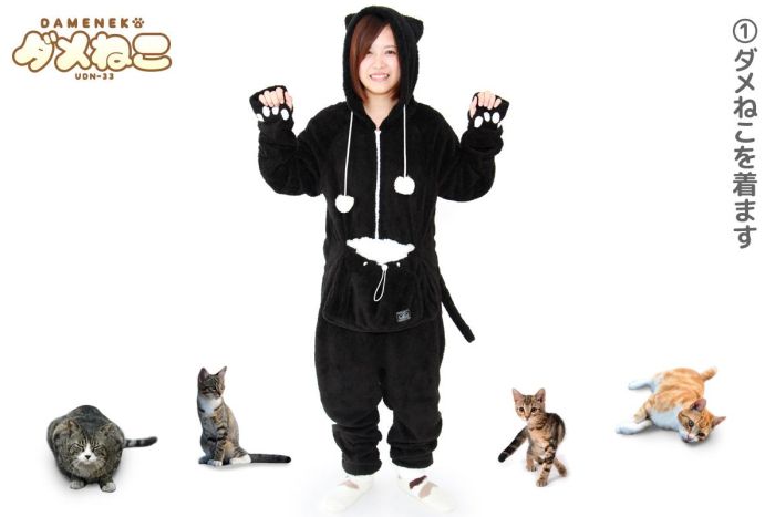 Your Cat Can Ride Along When You Wear This Sweater (9 pics)