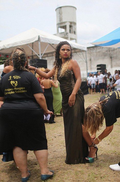 Inmates In Rio Compete For The Title Of Miss Criminal 2015 (15 pics)
